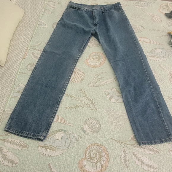 Men's Wrangler Jeans 38 x 32 - Picture 1 of 4
